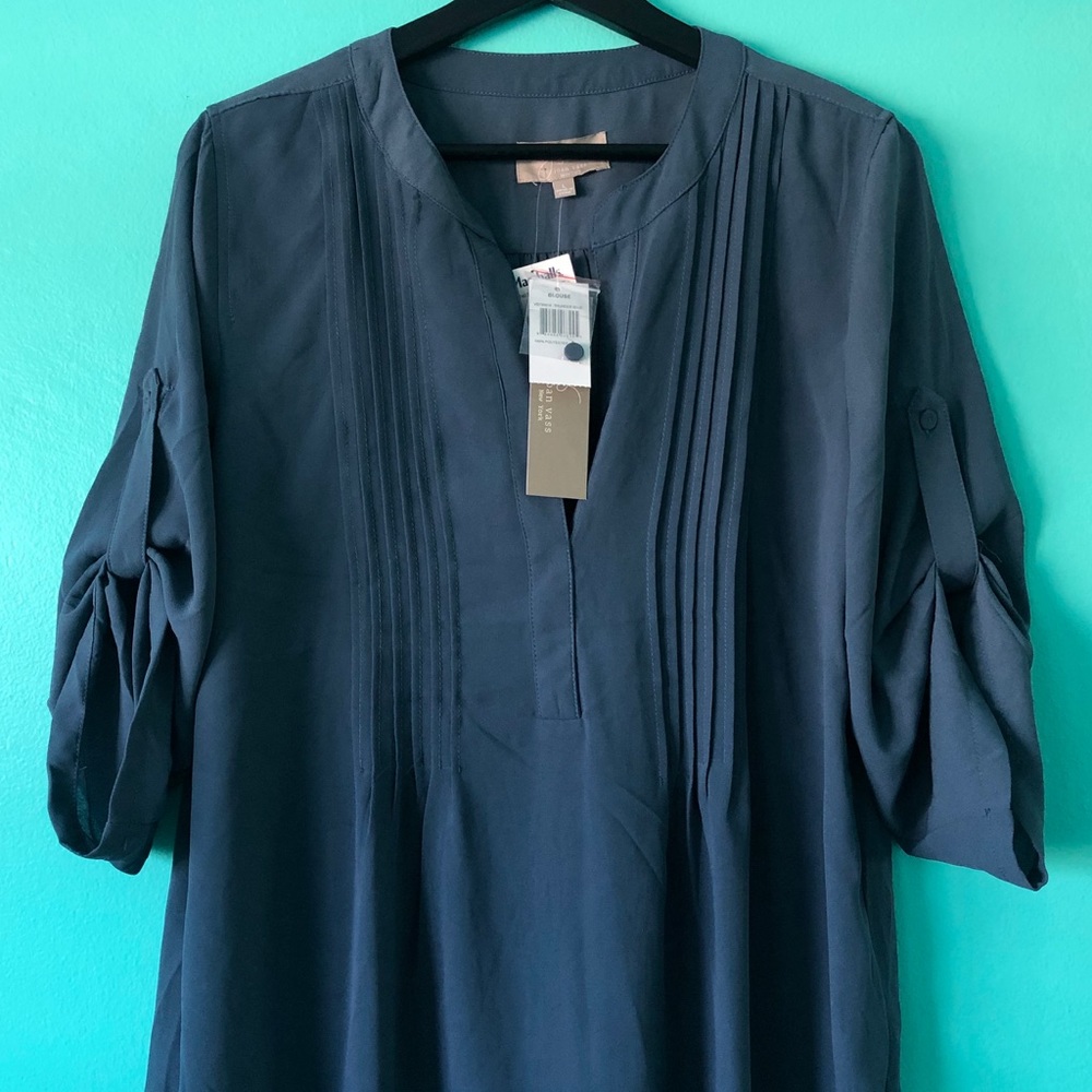 New with tags women’s blouse!!